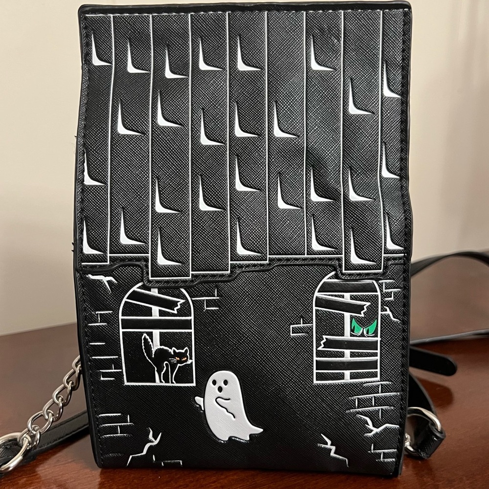 Mad Engine haunted house Halloween purse - Picture 5 of 9